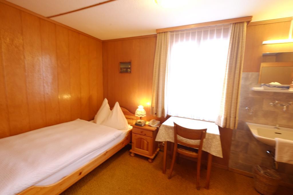 Hotel Tannenhof Церматт Номер фото